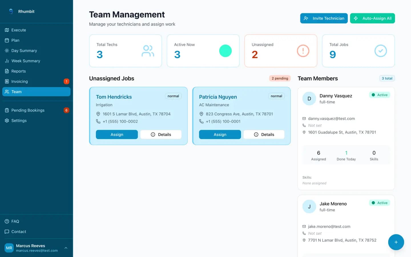 Team management dashboard showing 3 technicians, unassigned jobs, and team member details